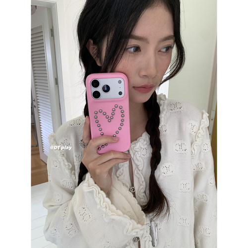 DT play 小众设计爱心铆钉时髦油蜡皮韩国ins博主小众设计适用于iphone17promax/16/15苹果14/13手机壳保护套