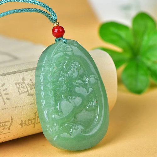 天然绿东陵玉十二生肖吊坠男女款 玉石生肖玉坠玉牌挂件 生肖马