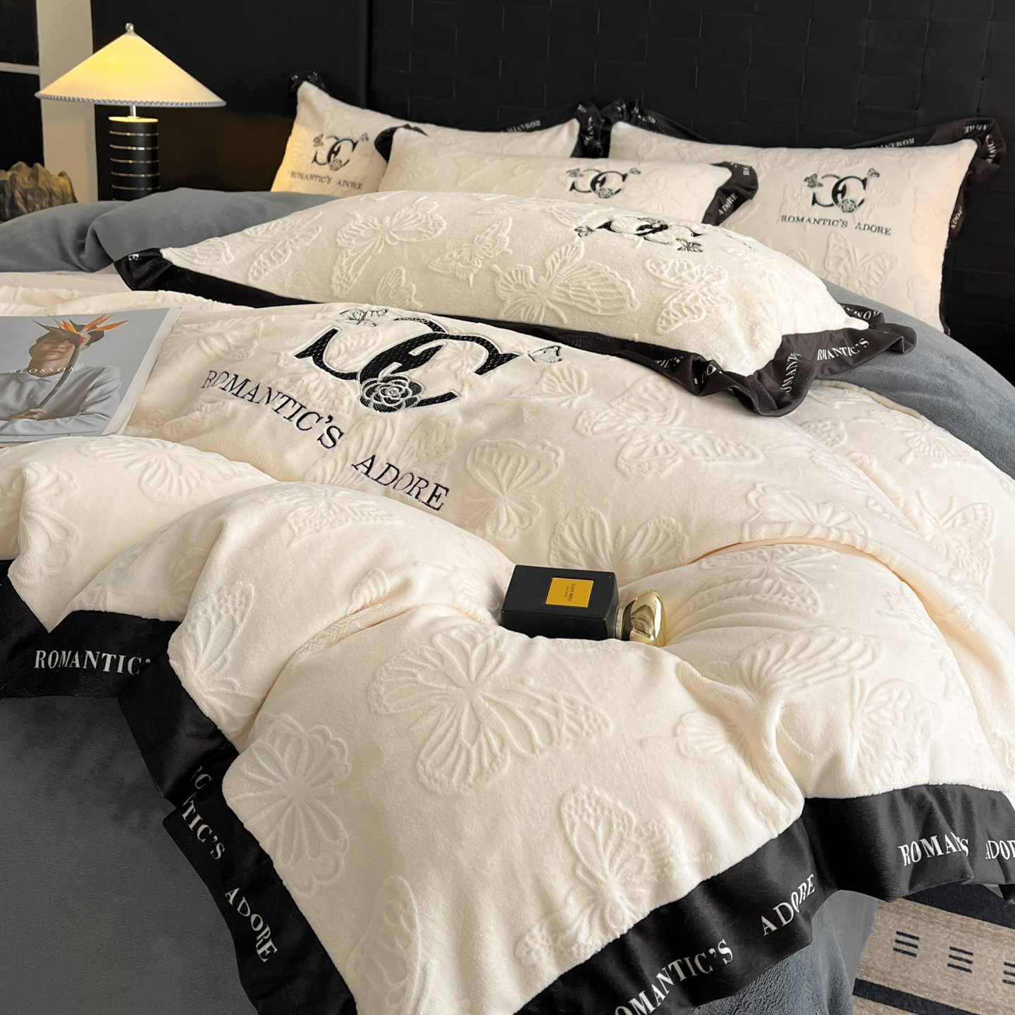 2025新款蝴蝶雕花超柔软牛奶绒四件套轻奢高级感保暖被套床单床品