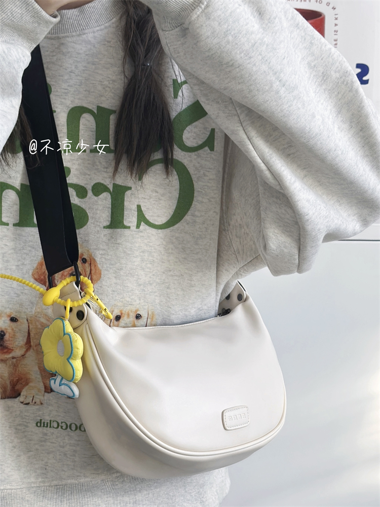 简约百搭手机包包女日系ins复古小众PU饺子包休闲少女单肩斜挎包