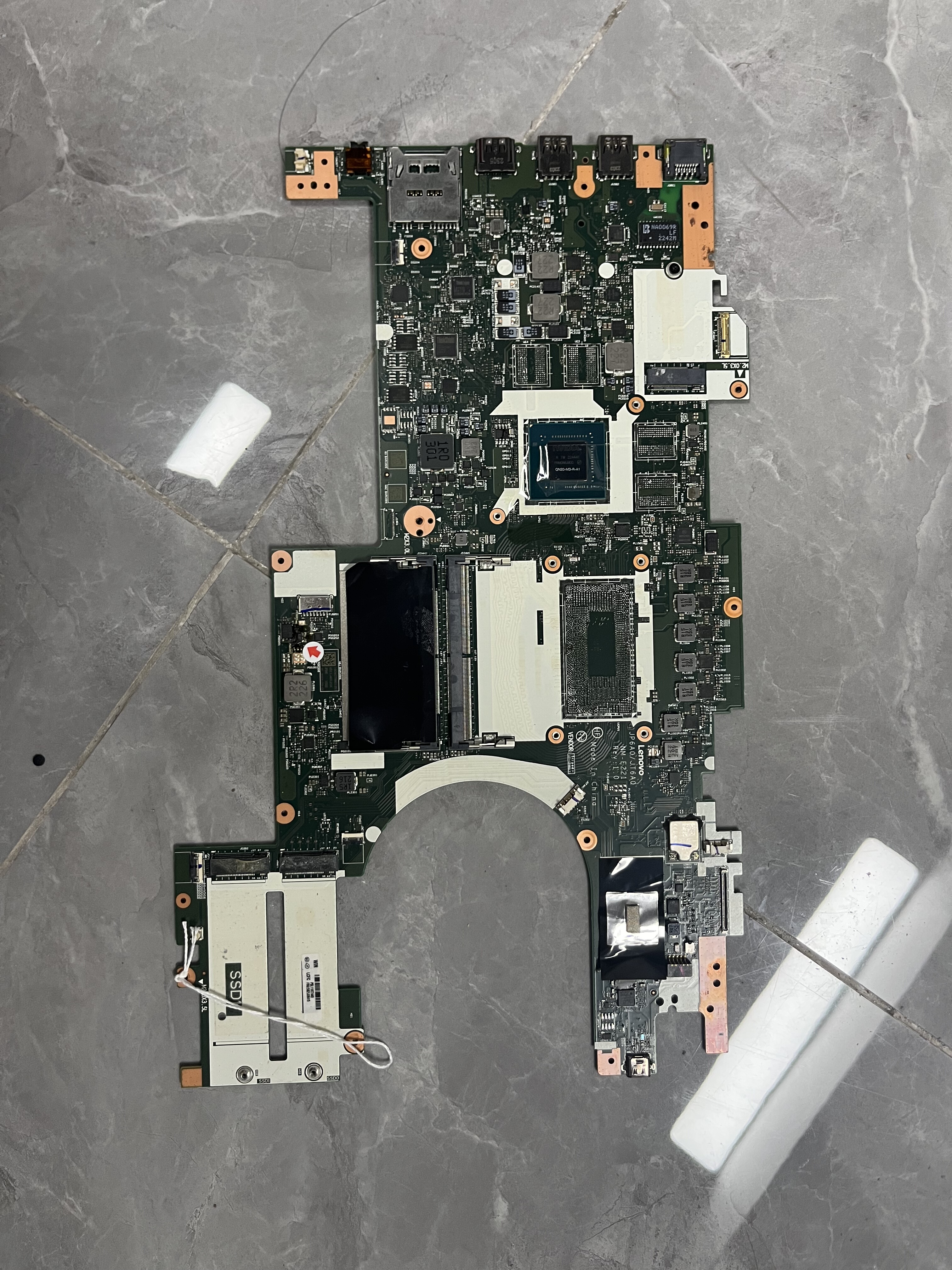 联想ThinkPad P15v Gen 3 DIS INTEL I7 12700H 5B21J06415