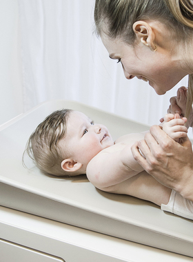 正品现货!丹麦进口Leander利安达婴儿护理软垫 护理桌换尿布台