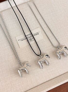 精致时髦小马长款项链女款2026新款高级感百搭毛衣链秋冬气质配饰