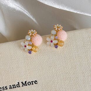 甜美水晶花团锦簇耳钉女2026年新款潮高级感轻奢花瓣耳环独特耳饰
