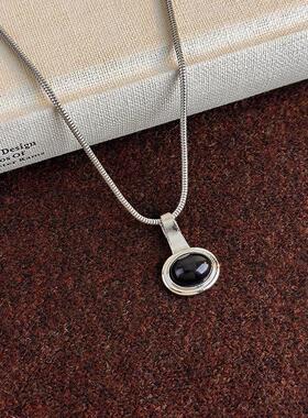 欧美金属风配饰黑色椭圆树脂吊坠短款项链休闲小众拍照搭配饰品女