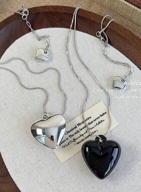 韩国时尚百搭ins风黑色金属爱心吊坠项链甜酷银色蛇骨链长款项链