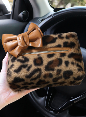 车载纸巾盒可爱豹纹蝴蝶结车上高级抽纸盒毛绒车用冬季纸抽盒女生