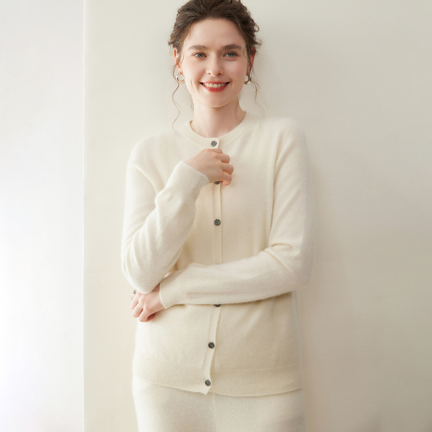 通勤圆领100%山羊绒针织开衫女士宽松简约长袖纯羊绒毛衣外套上衣,女装/女士精品,羊绒衫,淘宝优惠券,粉丝福利购,淘宝优惠卷