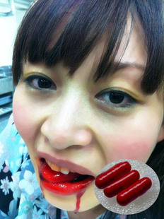 影视整蛊道具人造假血浆胶囊 哥特吸血鬼血丸动漫三个装