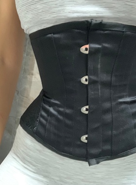 KIYA PEACH宫廷风束腰腰臀比超夸张