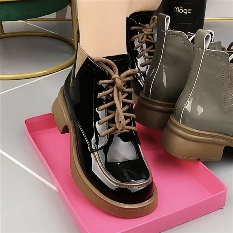 马丁靴女真皮秋冬粗跟圆头靴子女漆皮英伦风亮面复古休闲软底短靴