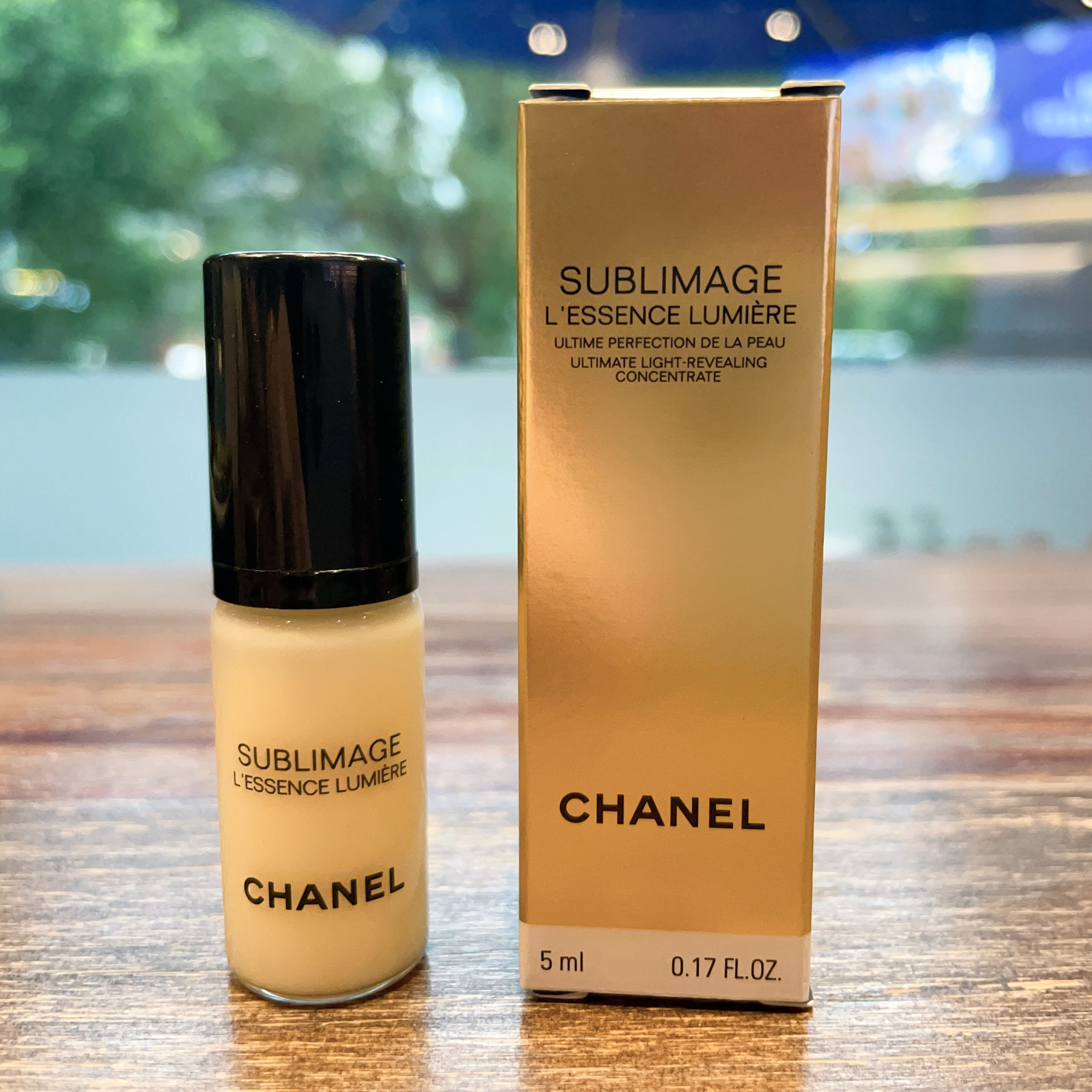 Chanel香奈儿奢华精萃密集焕白精华液5ml小样牙膏瓶紧致美白提亮