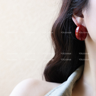 YOUJUclub-大红豆～夸张酒红色复古椭圆形港风高级感气质耳钉耳夹