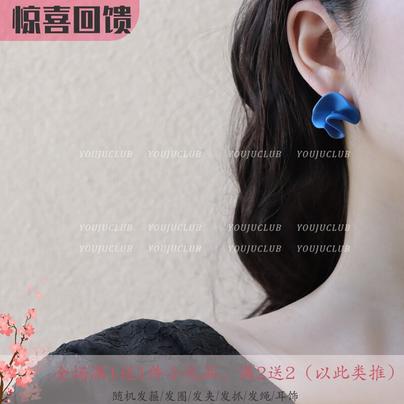 蓝色往事 韩国小众宝蓝色耳钉设计感百搭简约显白耳环蚊香盘耳夹