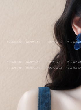 YOUJUclub-海底～克莱因蓝色夸张几何不规则高级感个性耳钉耳夹女