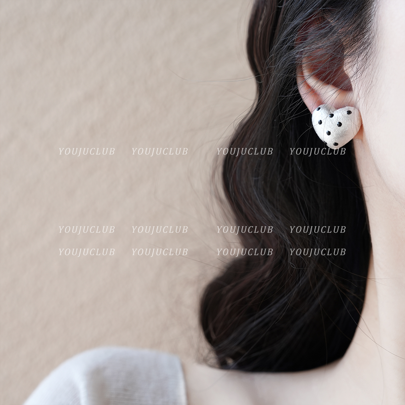韩国黑色百搭心形高级感耳环