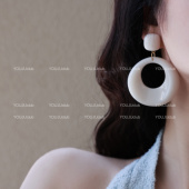 YOUJUclub 奥斯丁小姐 白色简约复古港风摩登夸张耳环蚊香盘耳夹