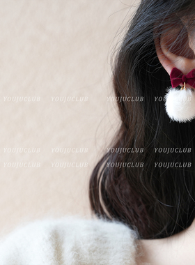 YOUJUclub-听雪的季节~甜美白色毛绒球蝴蝶结冬天耳环蚊香盘耳夹
