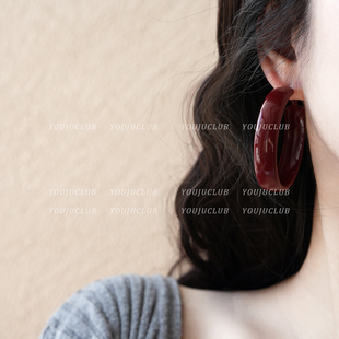 YOUJUclub-复古回溯~暗红色宽耳圈港风高级感气质夸张大耳环耳夹