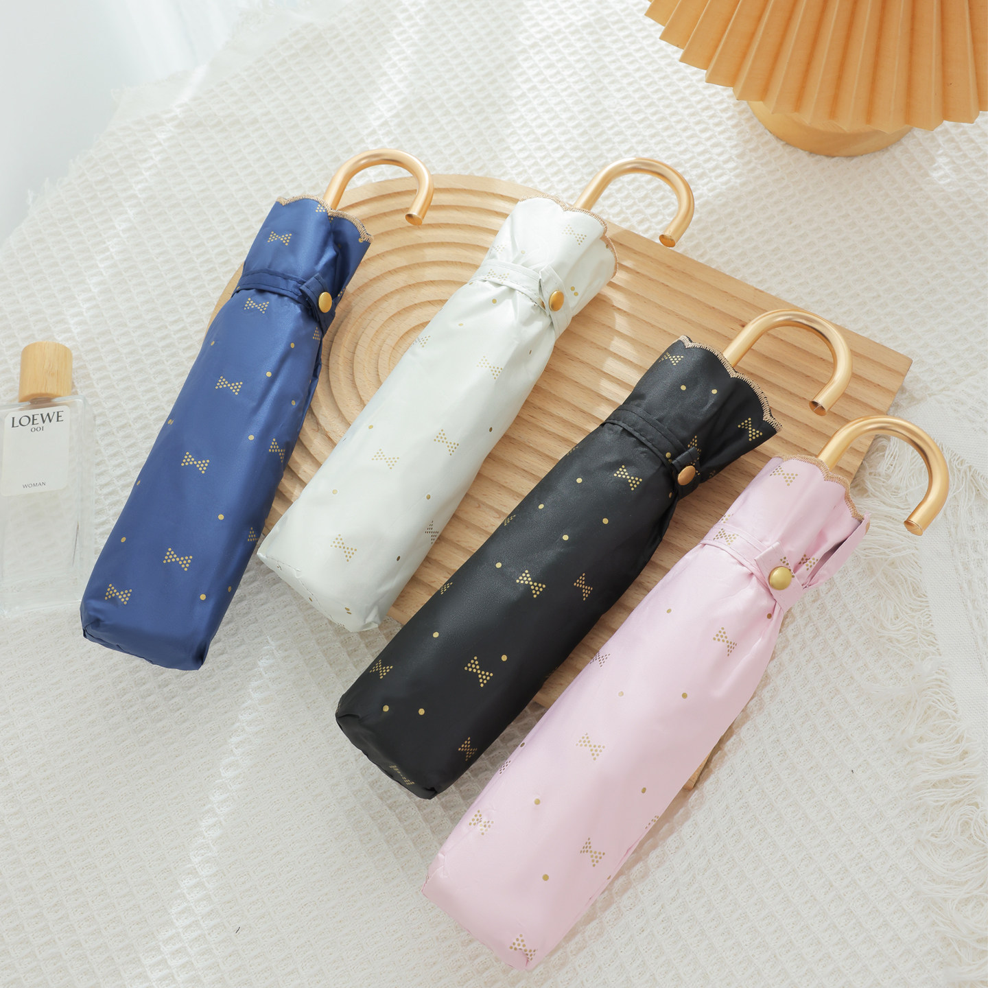 184克超轻三折叠太阳伞黑胶遮阳防晒防紫外线刺绣雨伞女晴雨两用