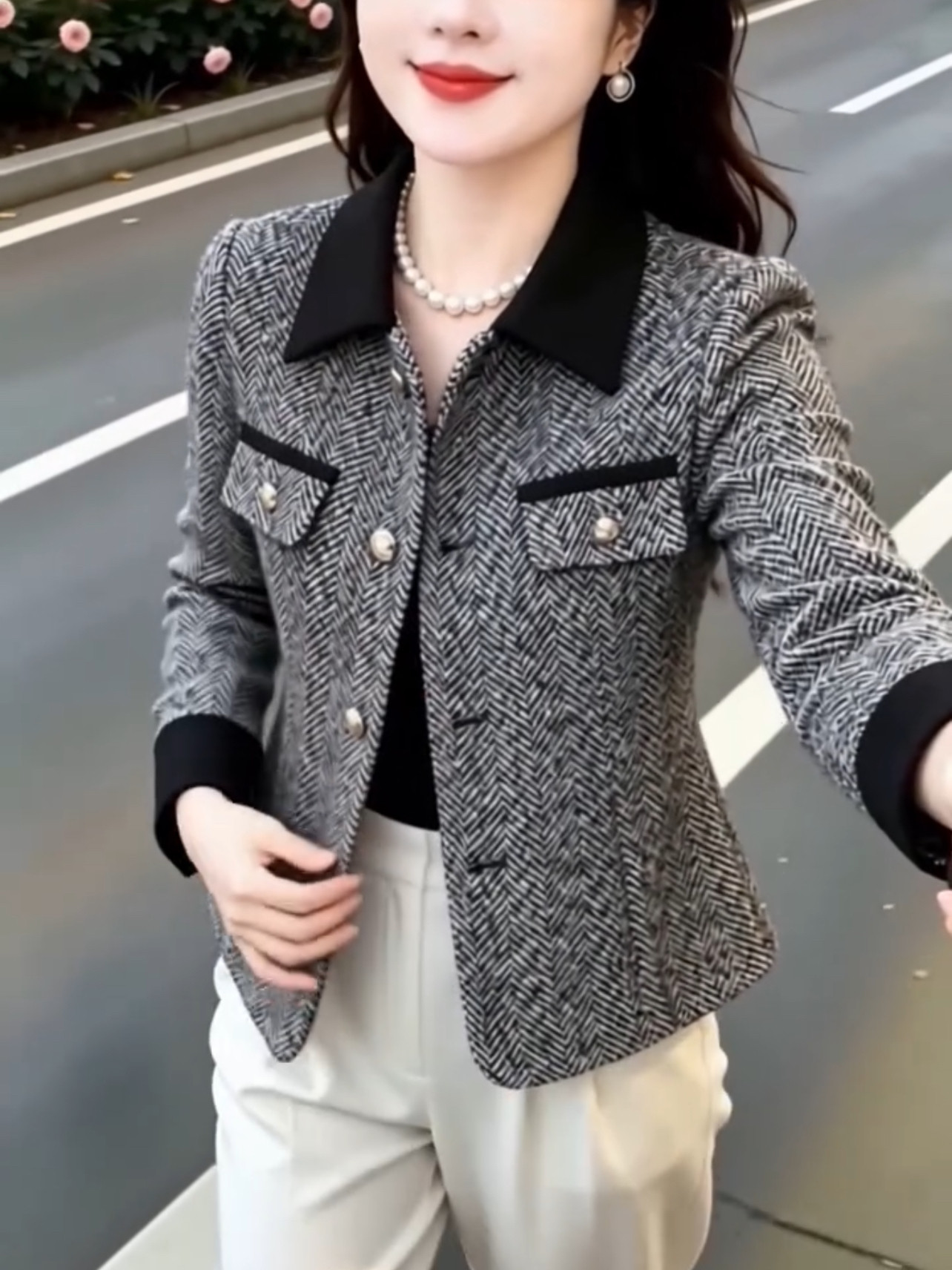 高级感格子西服休闲短款外套撞色妈妈通勤小香风秋装女士修身夹克