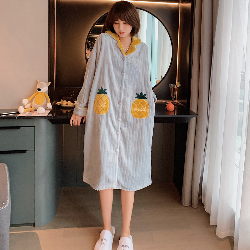 珊瑚绒可爱加绒加厚睡袍