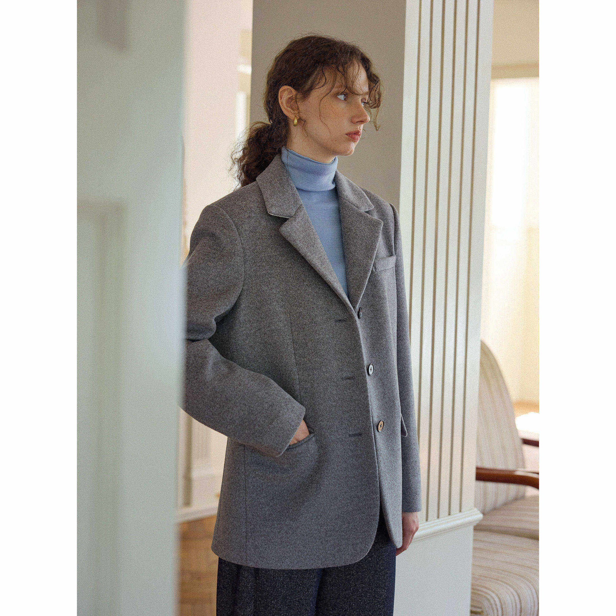 复古灰色全羊毛毛呢西装外套女秋冬新款宽松廓形短款呢子大衣通勤