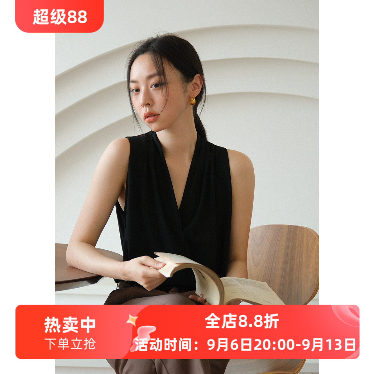 设计感V领宽松无袖T恤女夏图片