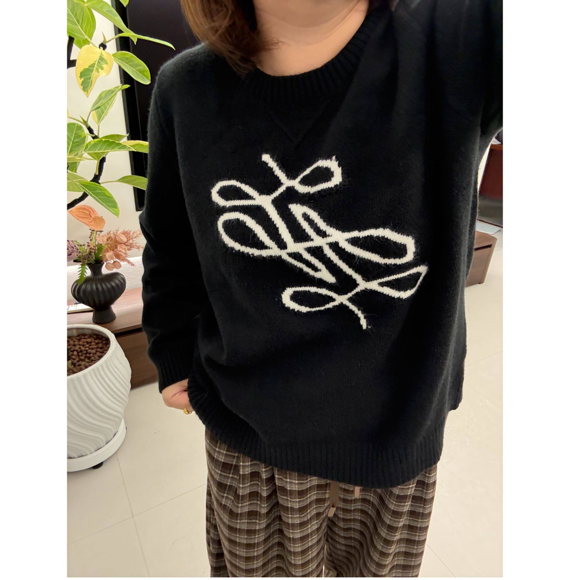 大阿娇大码黑色圆领毛衣女秋冬宽松慵懒风软糯设计感百搭针织上衣