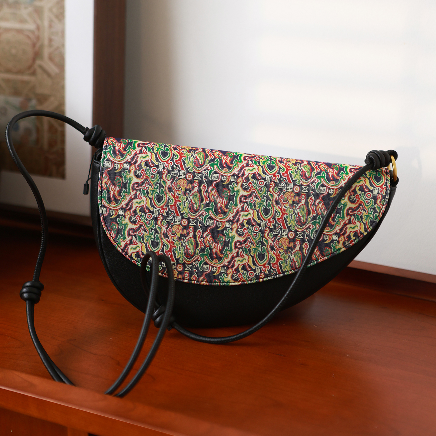 东方美学 名家宋锦  五星东方   彩锦纹真皮 可调节斜背马鞍包