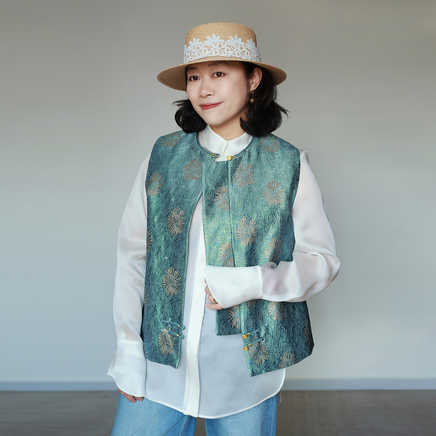 Z26早春 清雅松石蓝 烟花纹 周家明真丝浮光锦新中式马甲图片