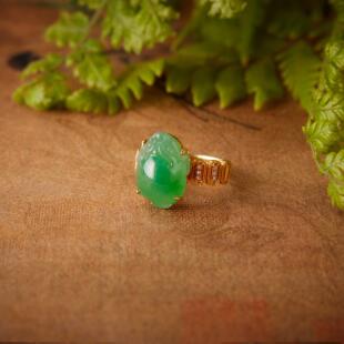 ONDINE-18K金镶嵌天然缅甸翡翠满绿日进斗金蟾蜍戒指