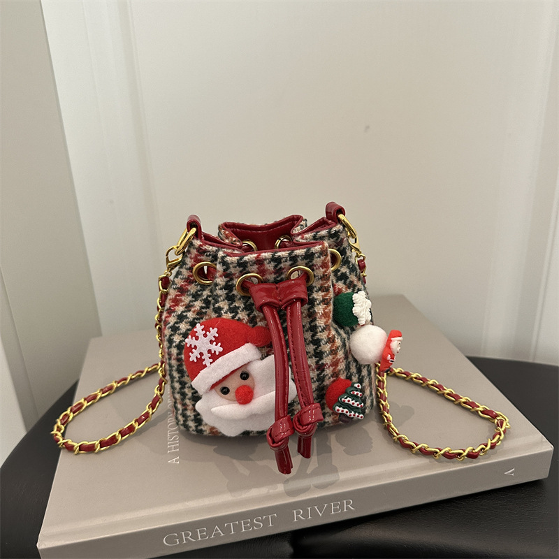 韩版洋气格子男女童单肩包时尚抽绳迷你宝宝水桶包新款儿童链条包