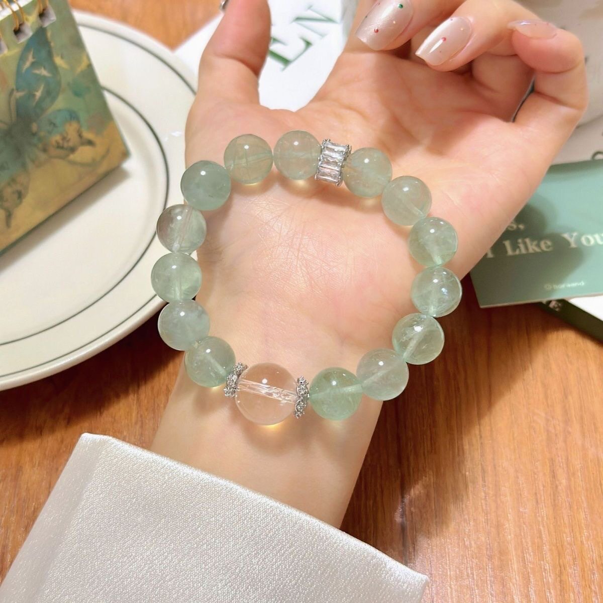 仿薄荷绿天然绿萤石手链女新款百搭清露冰透高级感手串送闺蜜礼物