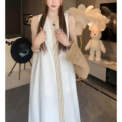 2025夏季新款女装时尚休闲百搭显瘦连衣裙女宽松V领套头无袖裙子