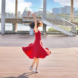 Into 开衩红色连衣裙小黑裙 Fiction邦女郎高级醋酸面料弹力修身