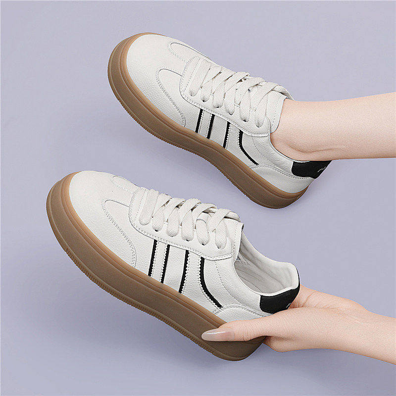 厚底爆款小白鞋女款2026新款春秋季平底板鞋软底轻便休闲运动鞋子