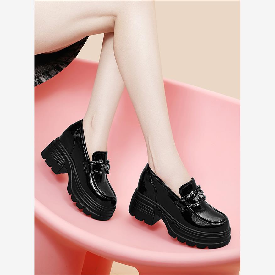 女2025秋冬新款单鞋黑色