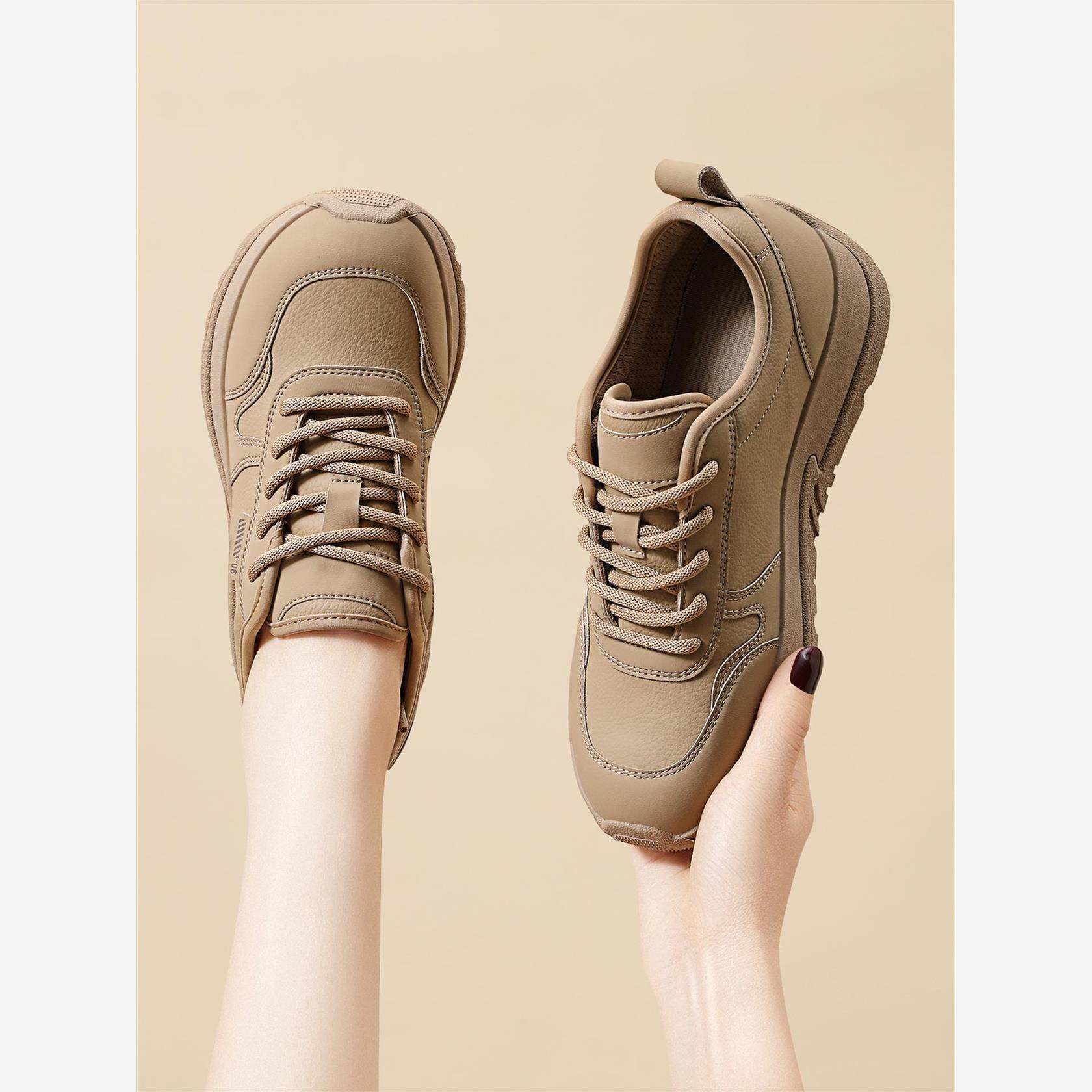 真皮女士运动休闲鞋舒适软底不累脚妈妈鞋子2025秋季新款平底单鞋