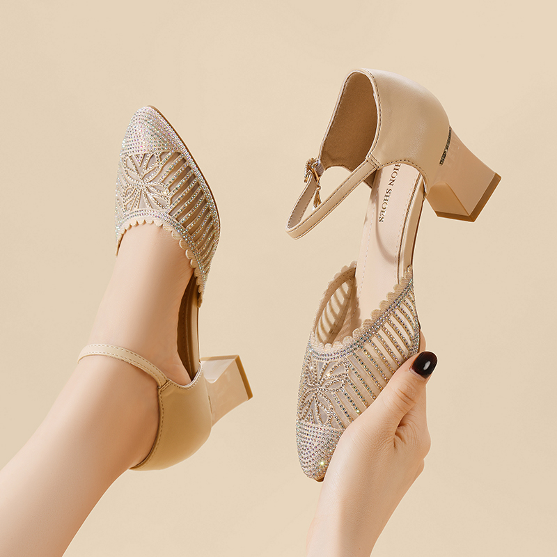 2025新款网纱高跟凉鞋女尖头酒杯跟水钻高跟鞋夏季包头凉鞋
