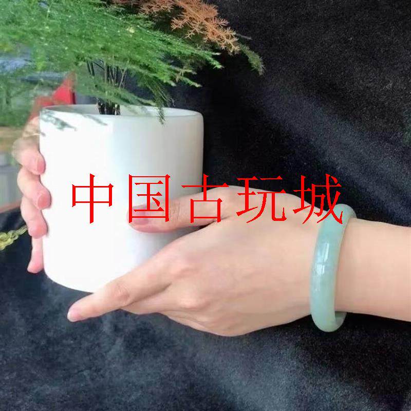 精品缅甸老坑翡翠手镯冰糯种浅绿色飘花玉镯子浅鸭蛋青贵妃镯女款