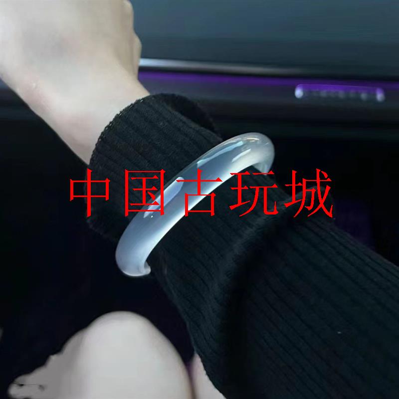 精品翡翠色冰种玉髓手镯高冰马料白月光玛瑙玉手镯荔枝冻玉镯女款