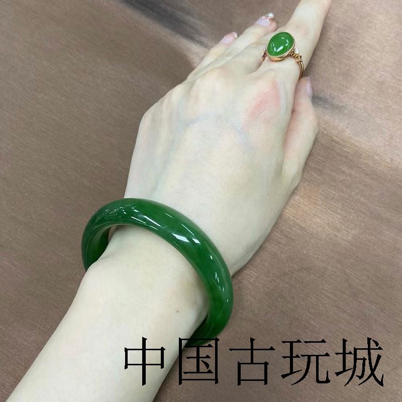 菠菜绿和田玉手镯碧玉女青海料晴水扁条年轻款少女玉镯子贵妃镯
