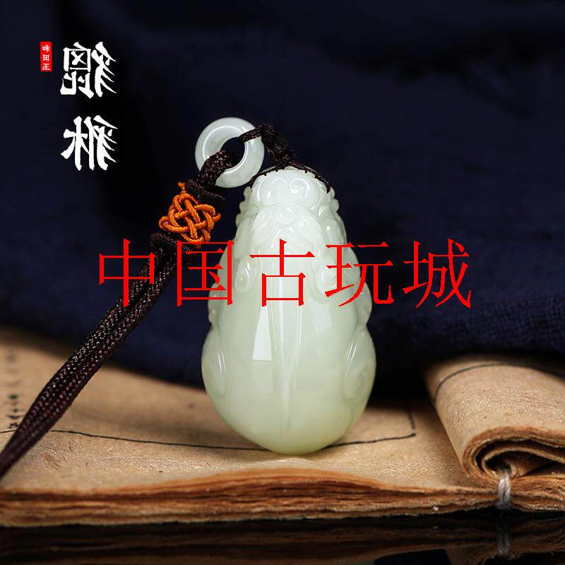 全新和田玉珠宝霸王貔貅吊坠男女款招财进宝情侣挂件小手持毛衣链