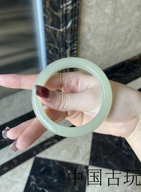 新疆和田玉青玉手镯晴水冰种少女年轻款扁圆条玉石精选贵妃玉镯子