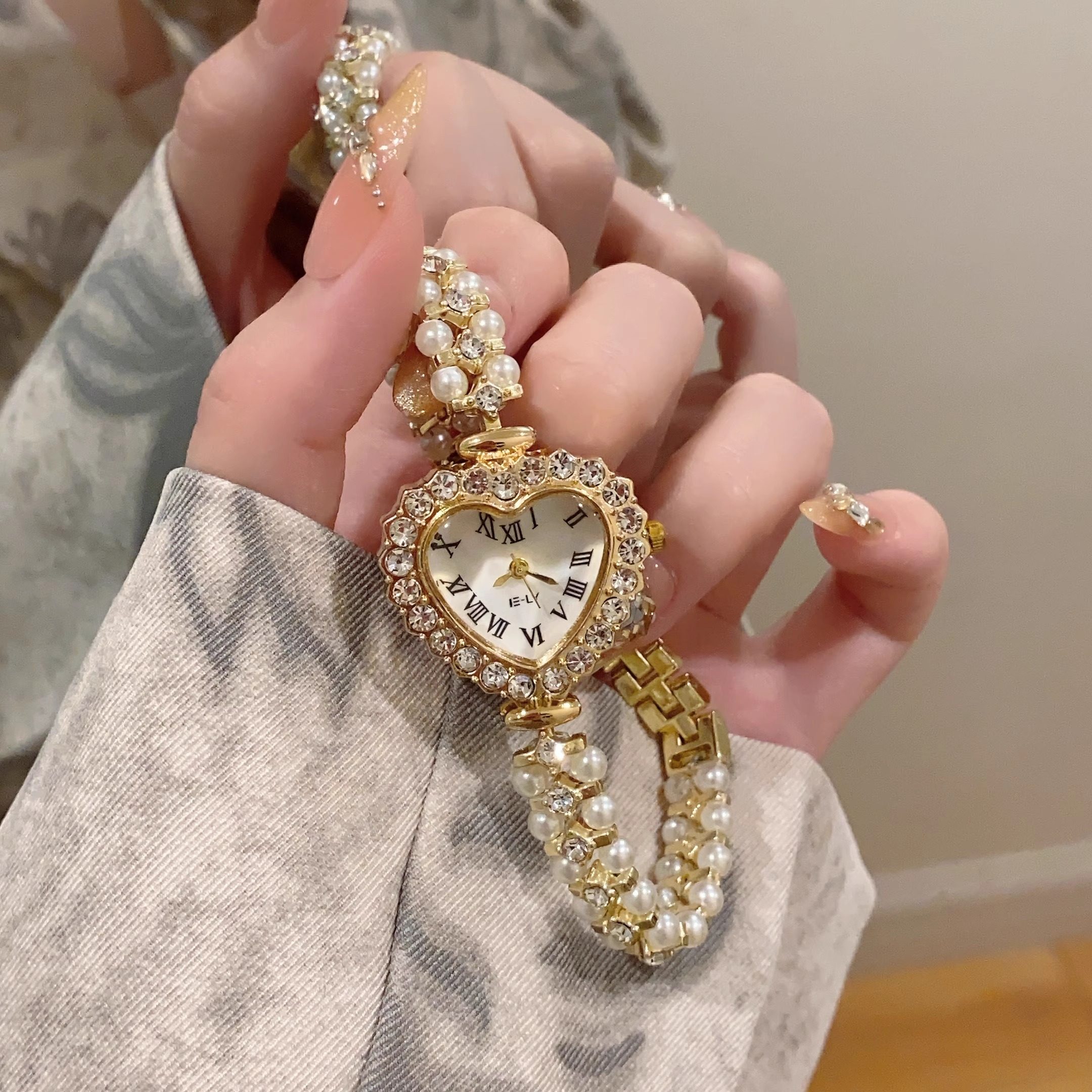 新款爱心珍珠手镯士手表名媛风小众设计时尚简约国风气质优雅腕表