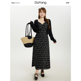 黑色碎花吊带裙小个子V领显瘦连衣裙女春季 120斤 法式 大码 大杨
