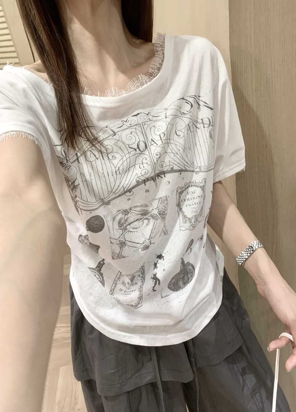 满满Mono 睫毛蕾丝拼接手绘印花短袖T恤女夏季宽松百搭上衣透气薄