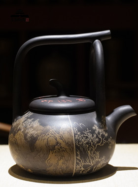 建水紫陶著名家孔凡庚红泥阴刻阳彩填堆锦堂哑光黑色大提梁泡茶壶