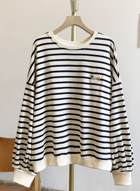 C4909刺绣小狗条纹圆领长袖T恤